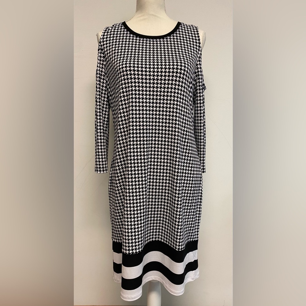 Michael Kors Cold Shoulder Black and White Houndstooth Dress Size Medium